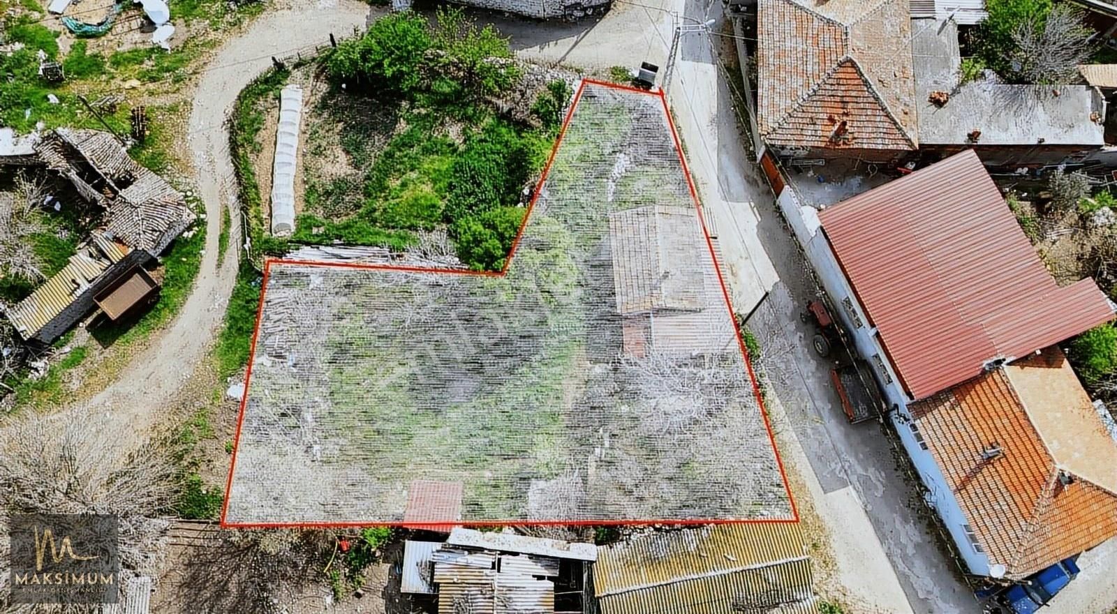 Bayramiç Yahşieli Köyünde Satılık 482 M² İmarlı Arsa + Köy Evi