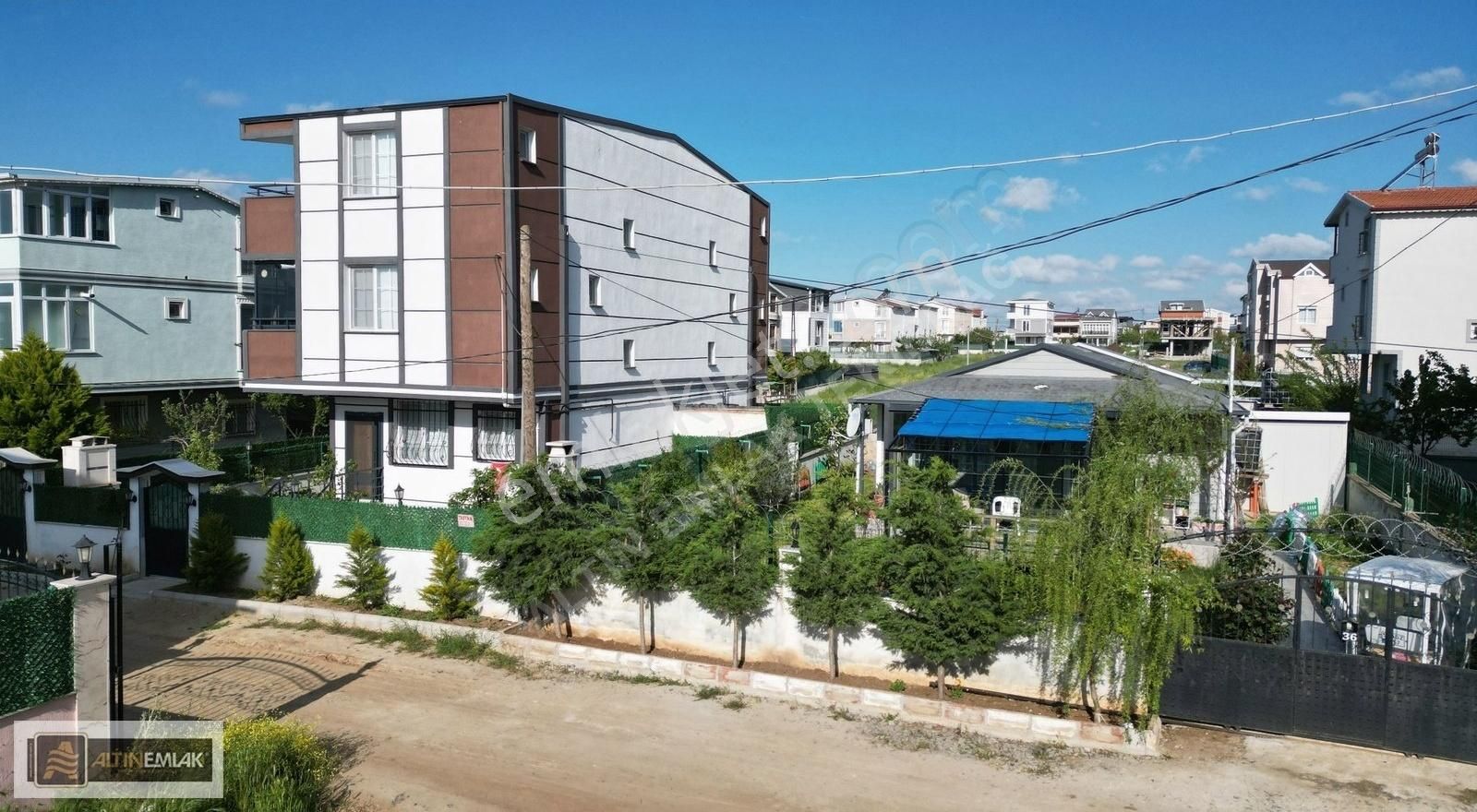 Yeniçiftlik'te İkiz Villa Yapımına Uygun Satılık Arsa 305 M2