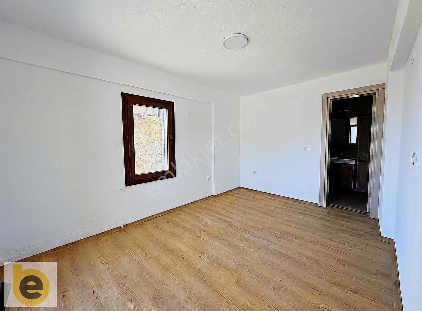 Koyunbaba'da Yeni Tadilat Yapılmış,deniz Manzaralı, Müstakil 3+1 - Görsel 3