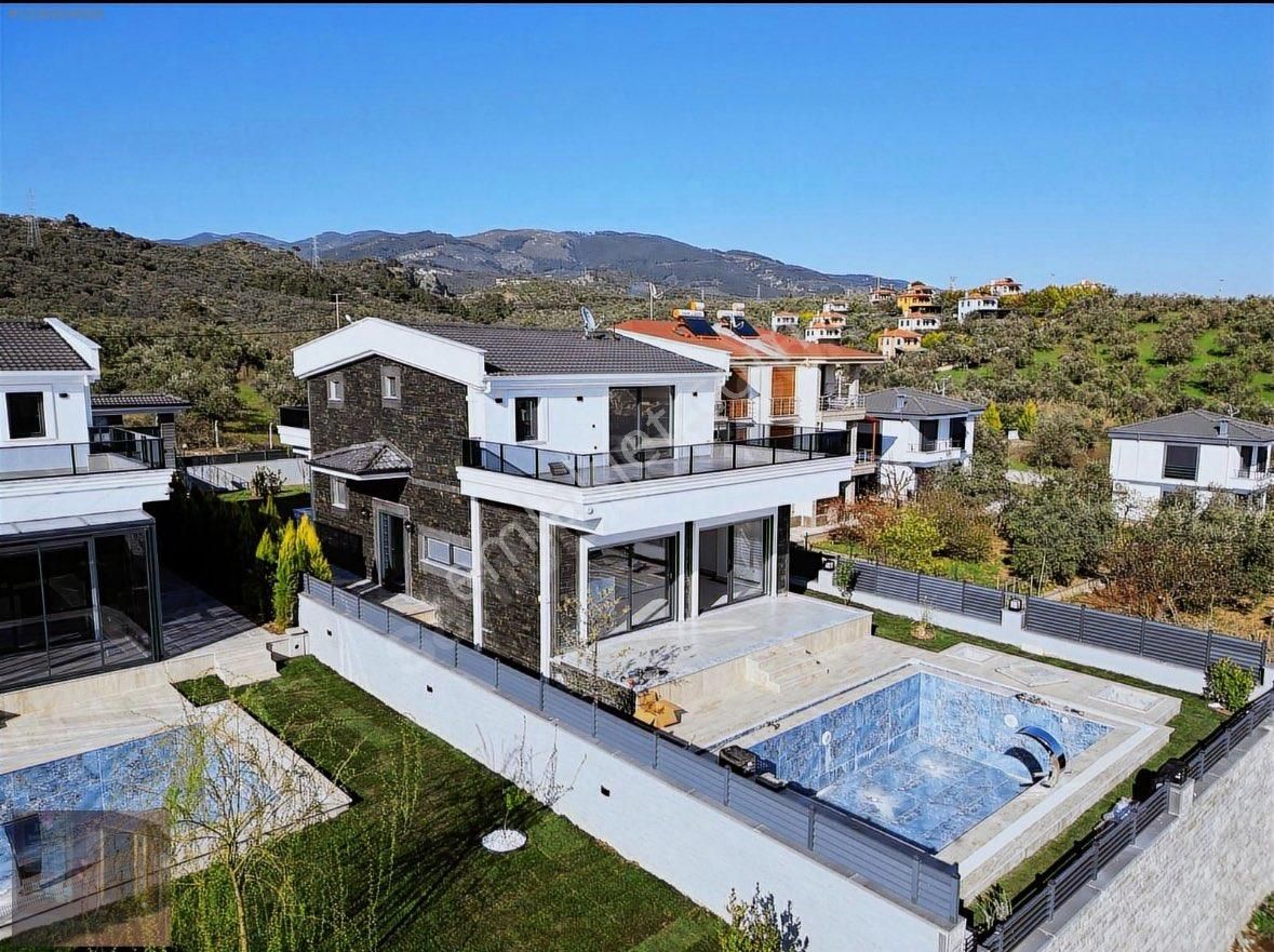 Güçlü Kardeşler 500m2 Arsa İçinde Tam Müstakil Lüks Havuzlu Villa