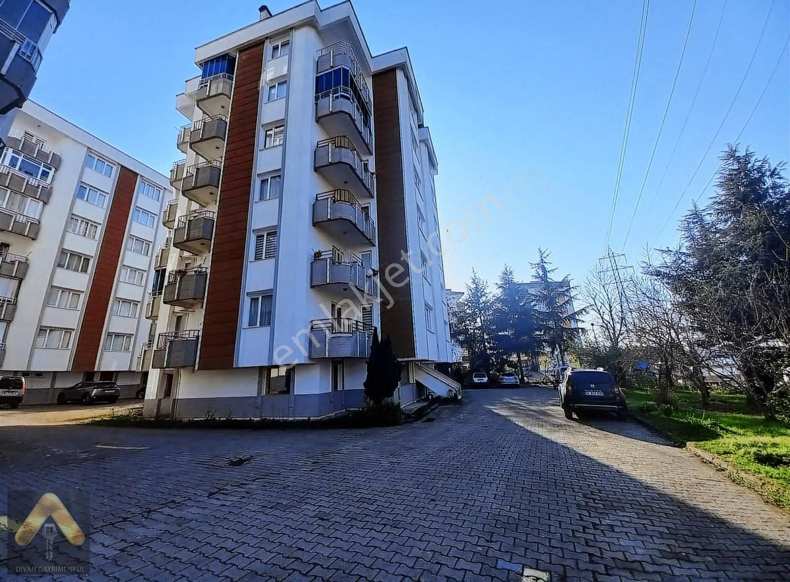 Divan Gayrimenkul Bulancak Ballıca Mah. 140m2 3+1 Satılık Daire