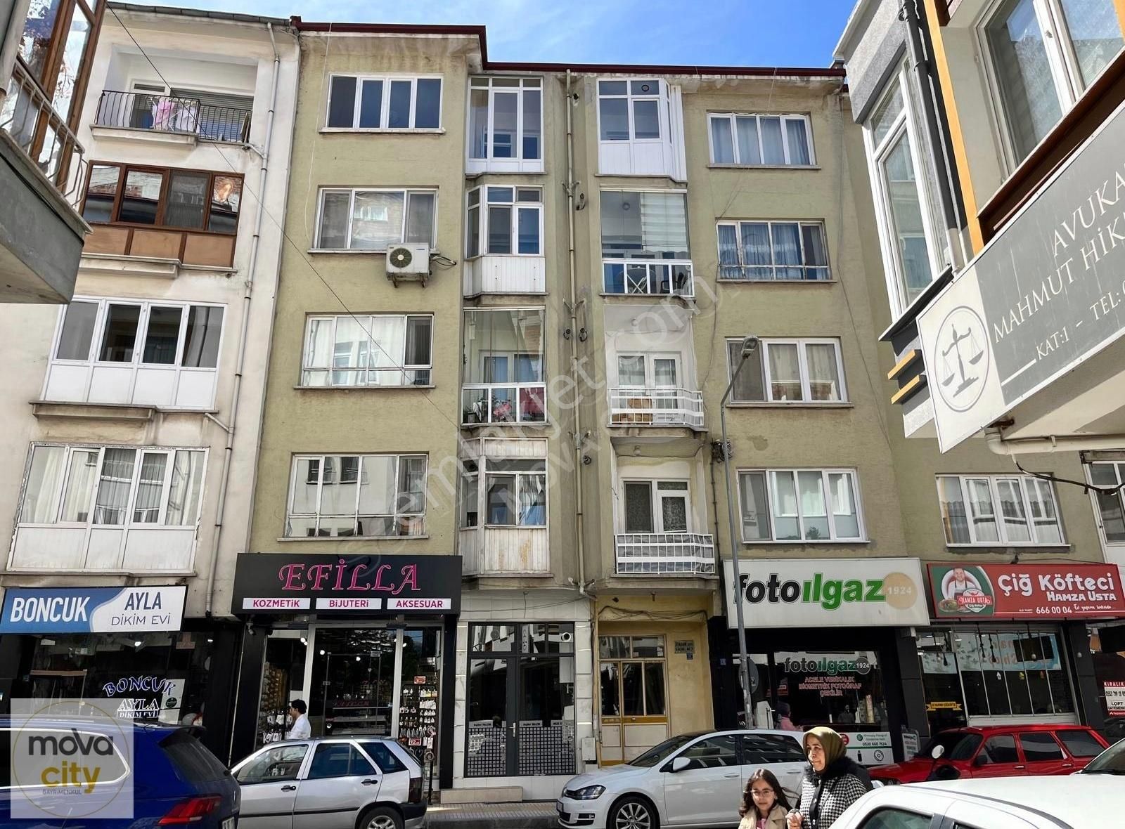 Albayrak Caddesinde 4+1 Satılık Daire