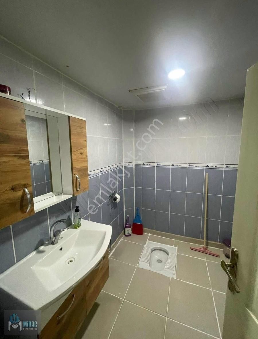 Belde Mahallesinde Satılık 5,5+1 250 M2 Daire