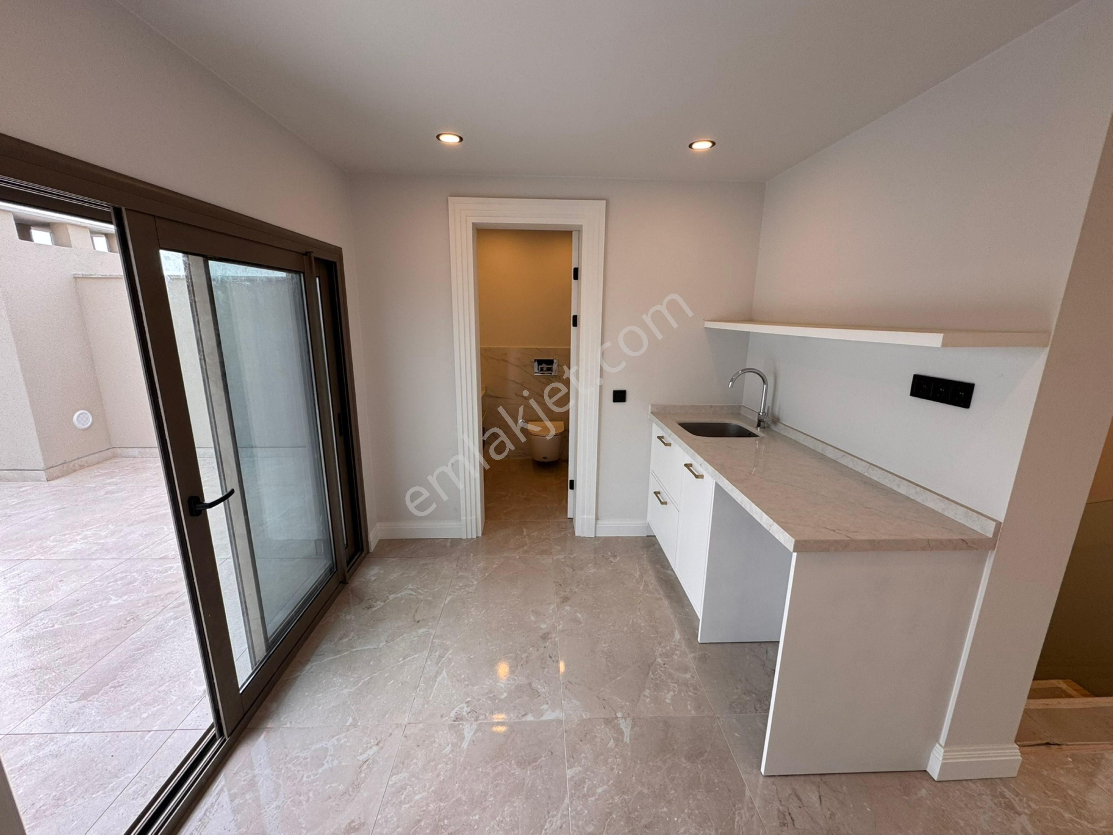 Güçlü Kardeşler Denize 100 Metre Ultra Lüks 4+1 Tasarım Ötesi Villa - Görsel 29
