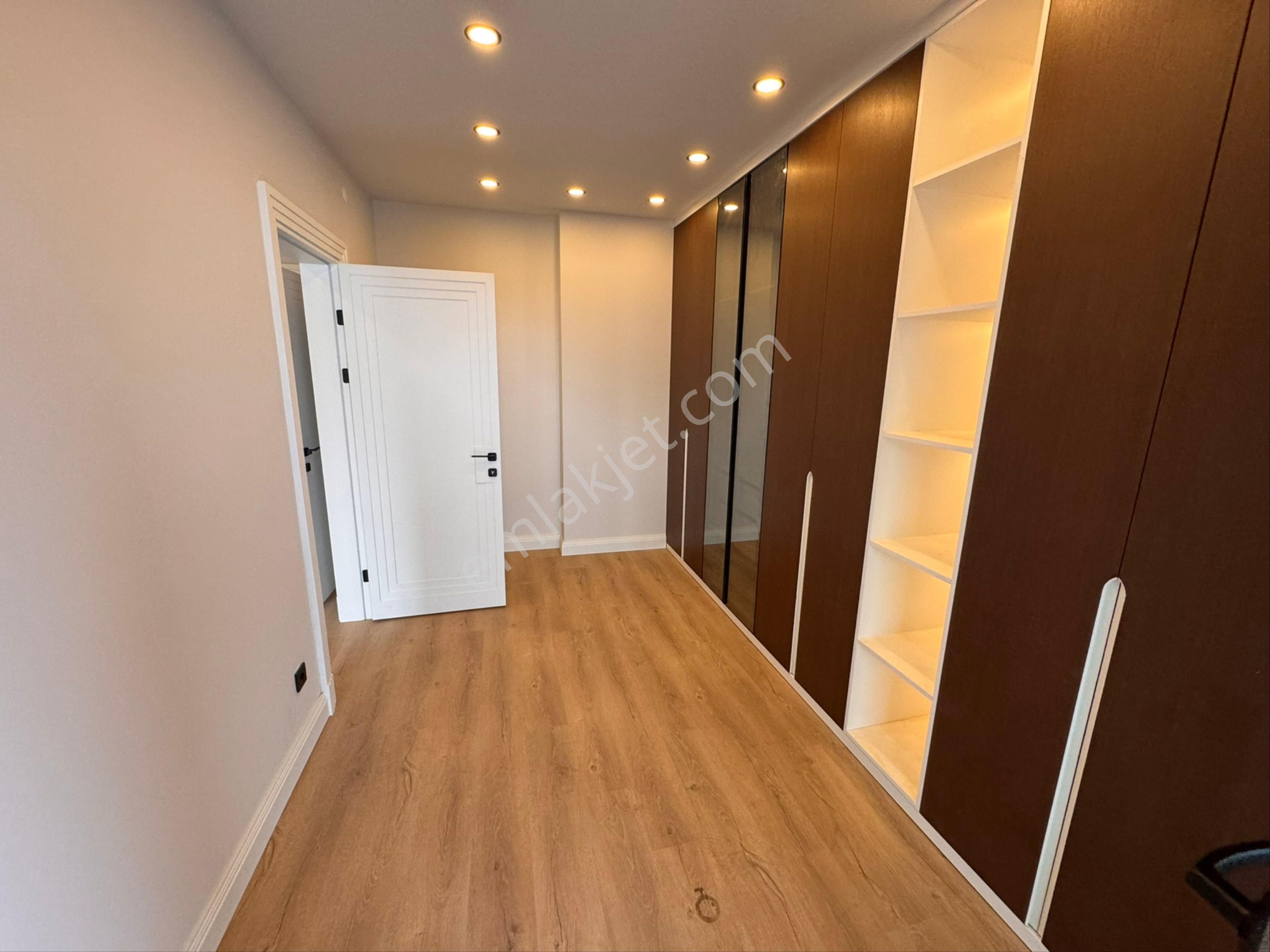 Güçlü Kardeşler Denize 100 Metre Ultra Lüks 4+1 Tasarım Ötesi Villa - Görsel 24