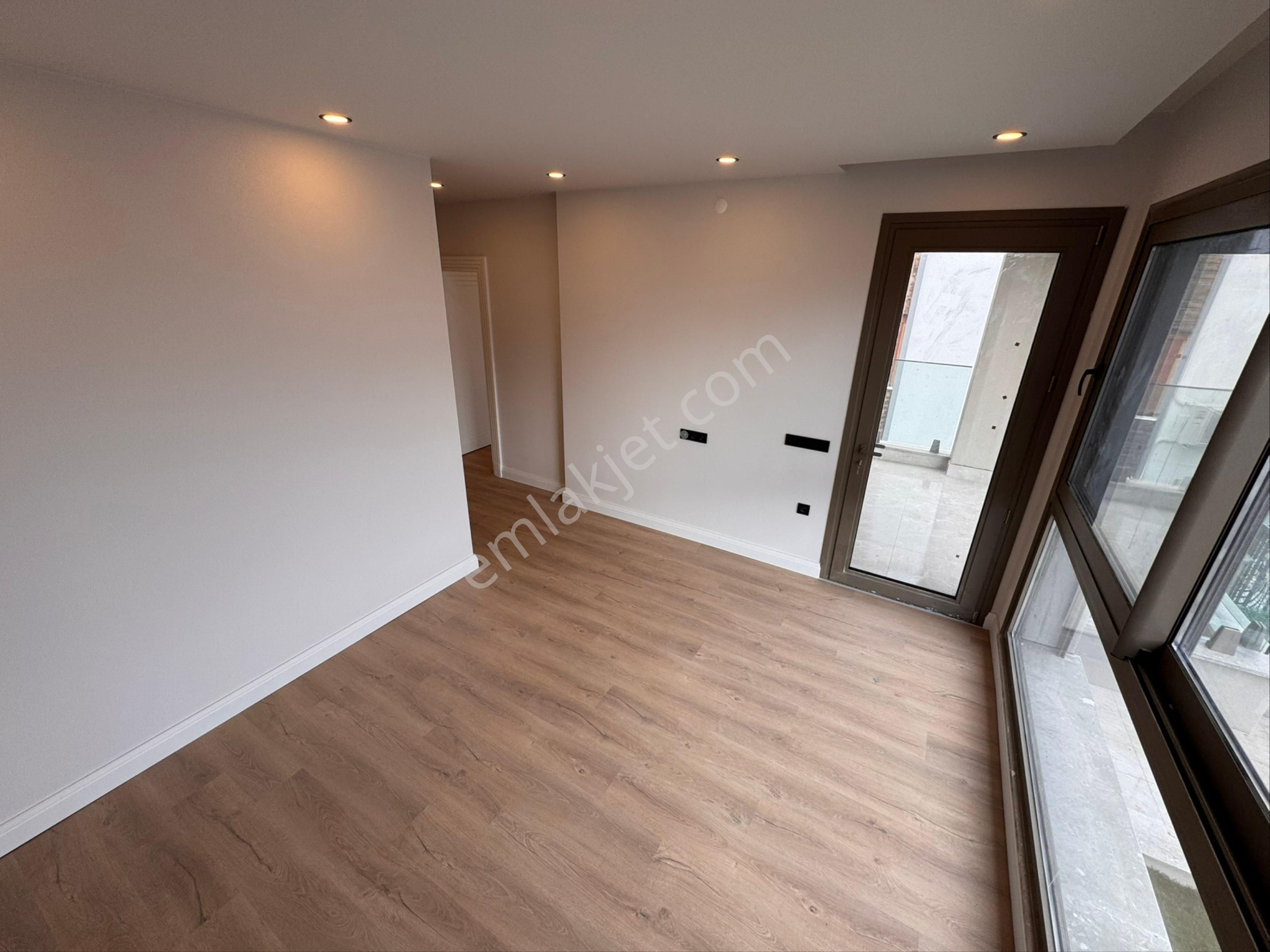 Güçlü Kardeşler Denize 100 Metre Ultra Lüks 4+1 Tasarım Ötesi Villa - Görsel 32