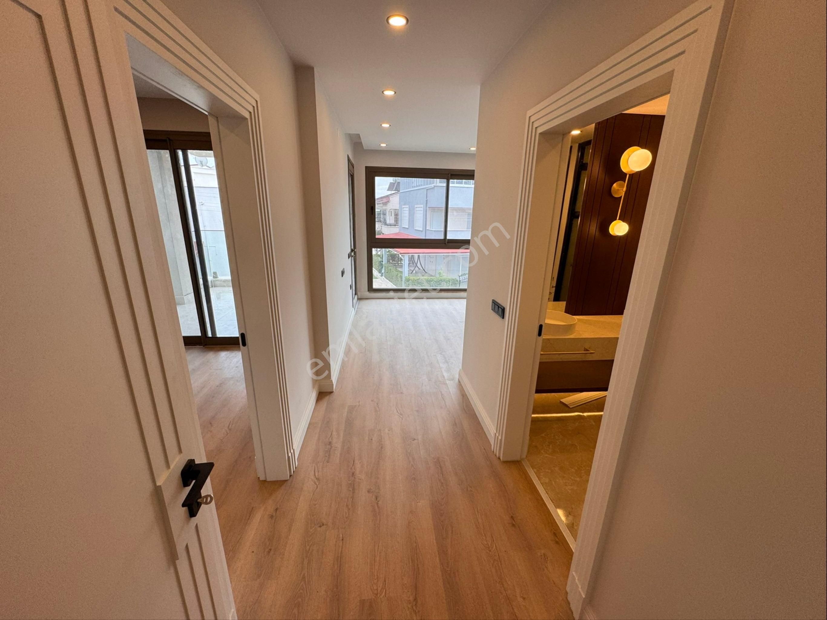 Güçlü Kardeşler Denize 100 Metre Ultra Lüks 4+1 Tasarım Ötesi Villa - Görsel 19