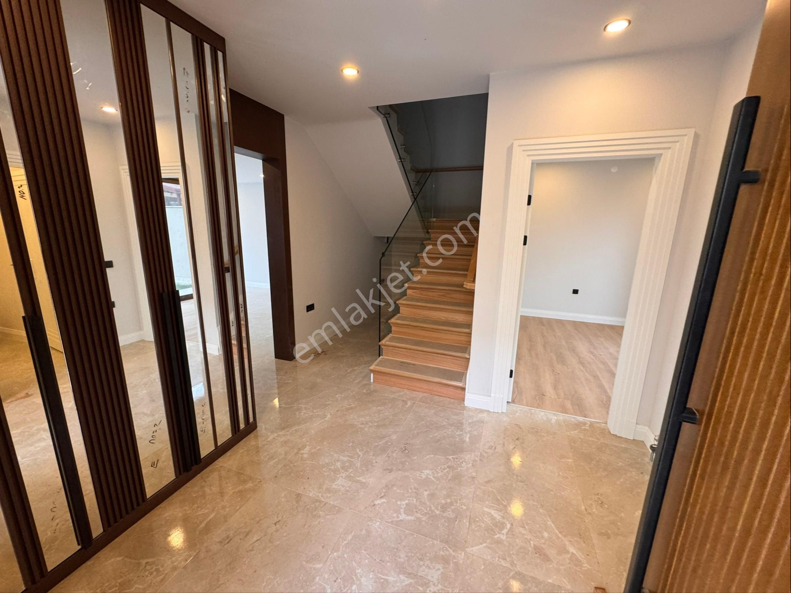 Güçlü Kardeşler Denize 100 Metre Ultra Lüks 4+1 Tasarım Ötesi Villa - Görsel 7