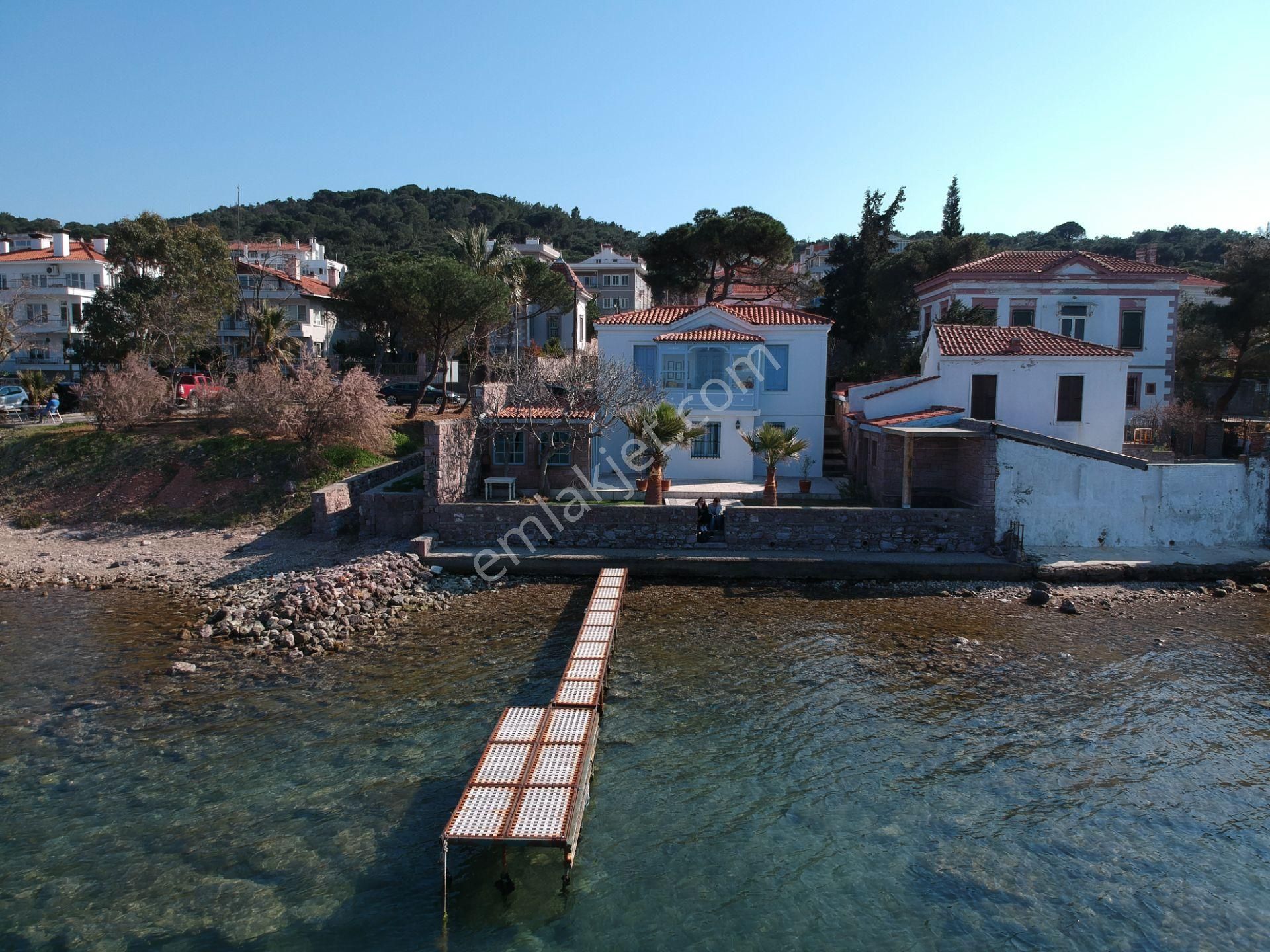 Balıkesir Ayvalık Camlık Sefa Da Satılık Yalı