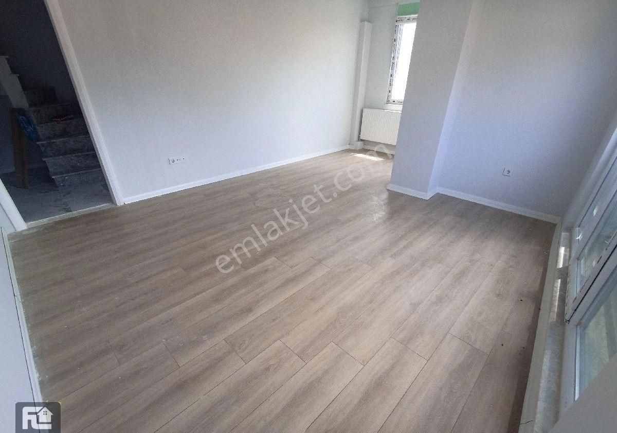 F-l Emlaktan Maltepe Küçükyalı Da Boğaz Manzaralı 2+1 Sıfır Daire