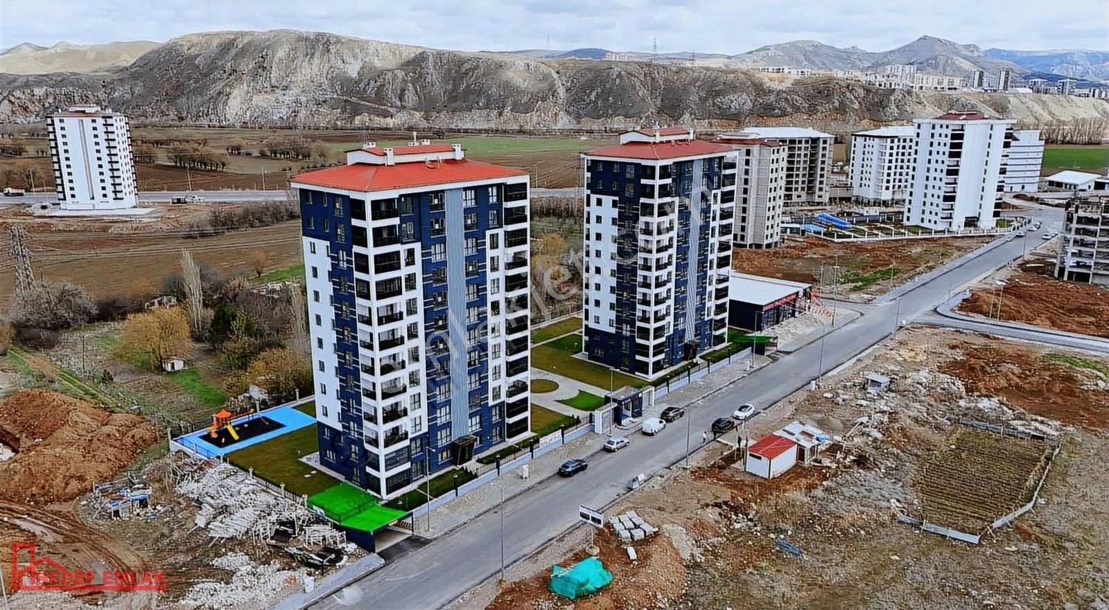 Hedef Emlaktan Numune Acil Çıkış Kapısı Karşısı Ultra Lüx 4+1