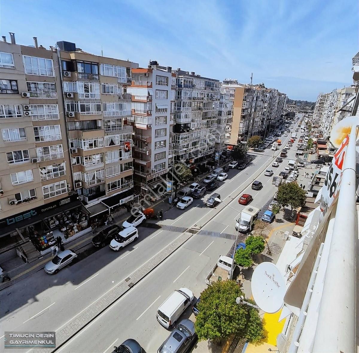 İnönü Cd De F.altay Yakını Asansörlü Otoparklı 4+1 Satılık Daire