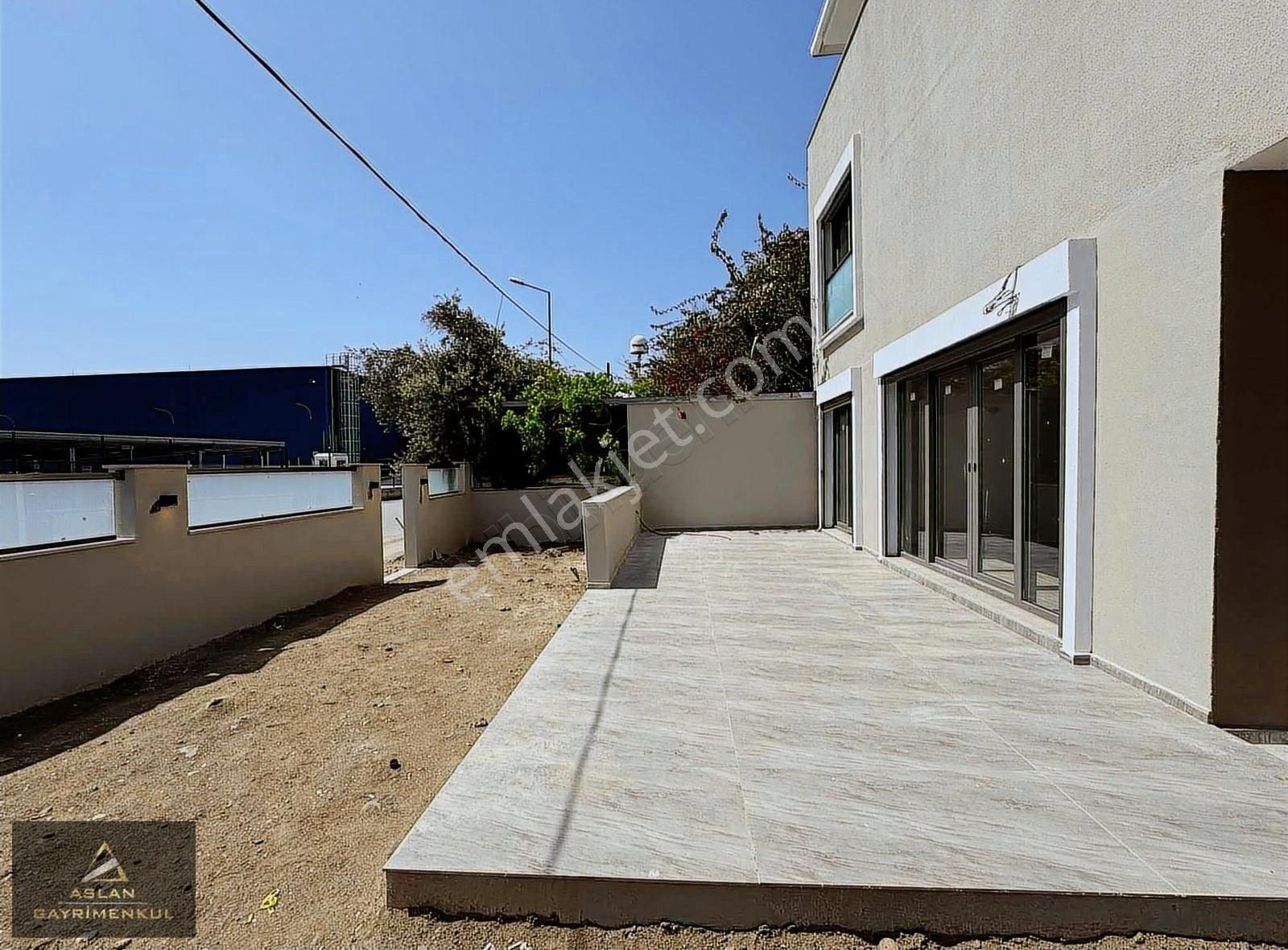 Aslan'dan Metro Avm Yanı Satılık 5+1 Triplex Villa
