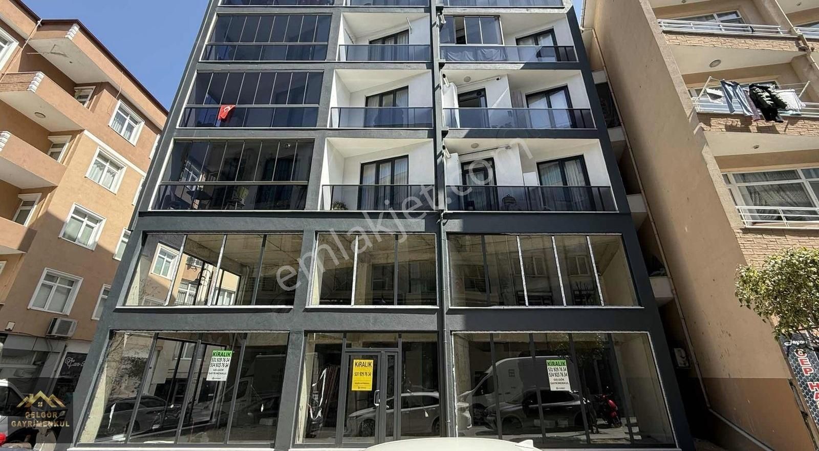 Kurumsala Kiralık 3 Katlı 4 Yol Ağzı Merkezde 900m2 Dükkan