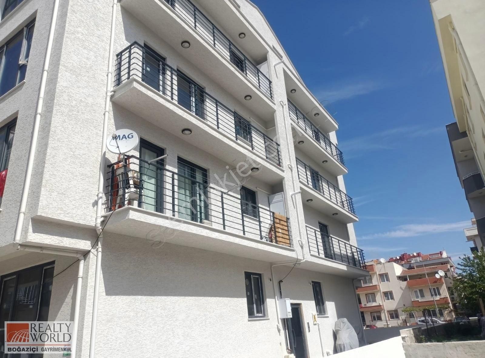 Çanakkale Merkez Barbaros Ayrı Mutfak Sıfır Satılık 2+1 Daire