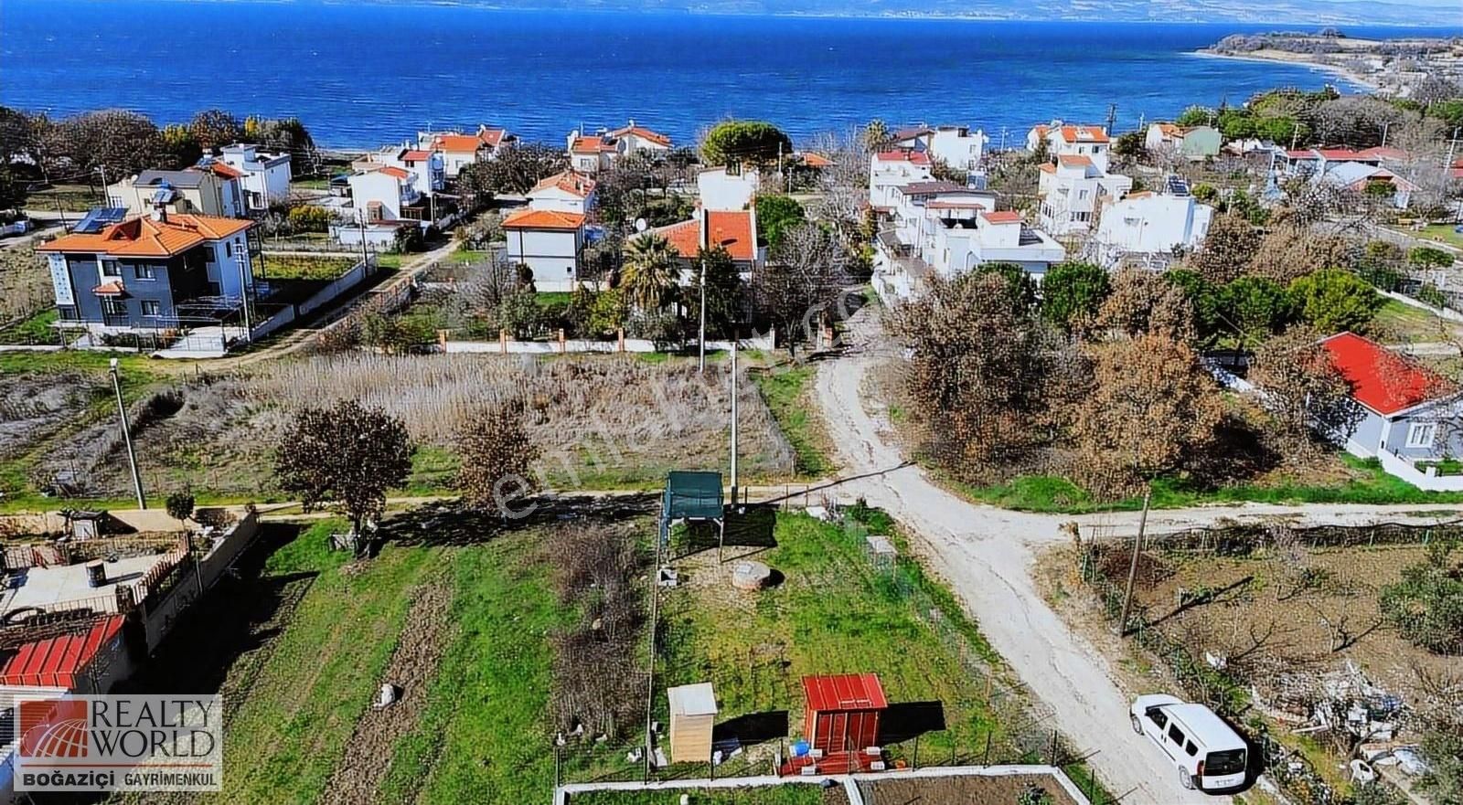 Denize Yakın Müstakil Köşe Parsel