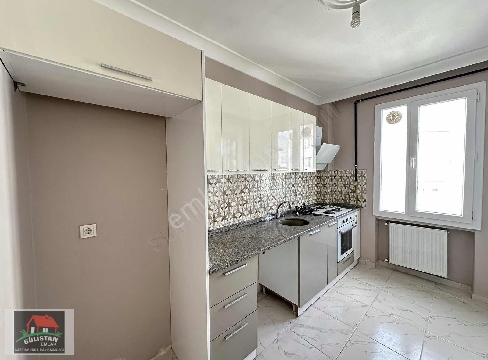 Orhangazi Mah'de Kapalı Otoparklı Butik Sitede Kiralık 2+1 Daire