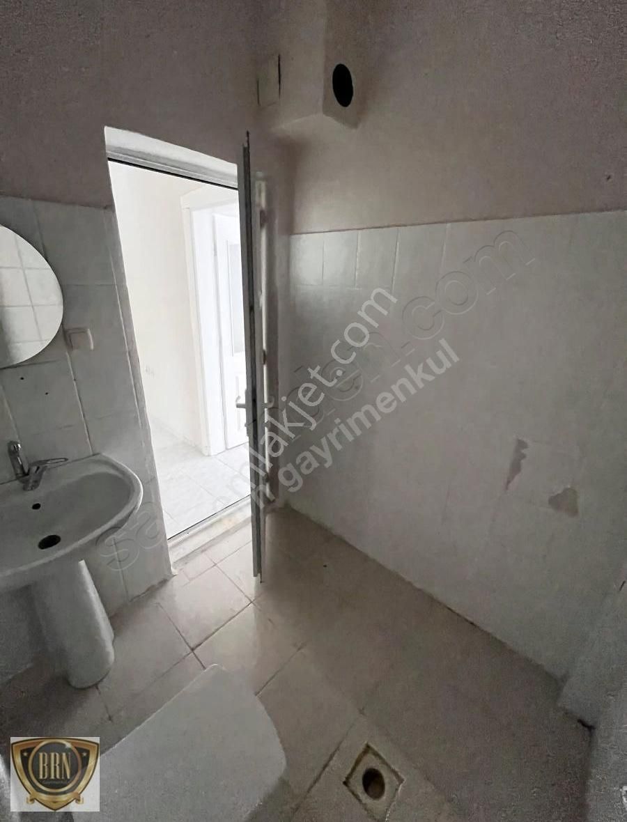 Brn Emlak'tan Mustafa Kemal Mah.3+1 Bahçeli Geniş Kiralık Daire