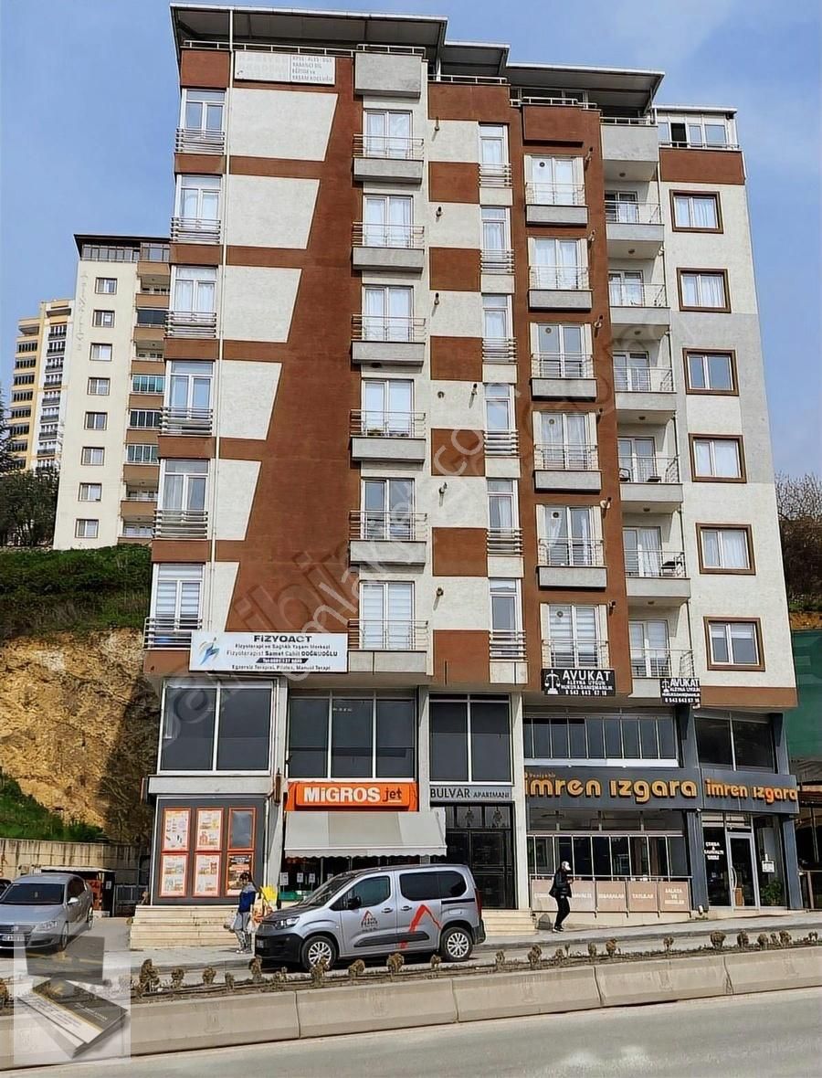 Bilecik Çarşı İçi Cadde Üstü Satılık Eşyalı Kiracılı 1+1 Daire