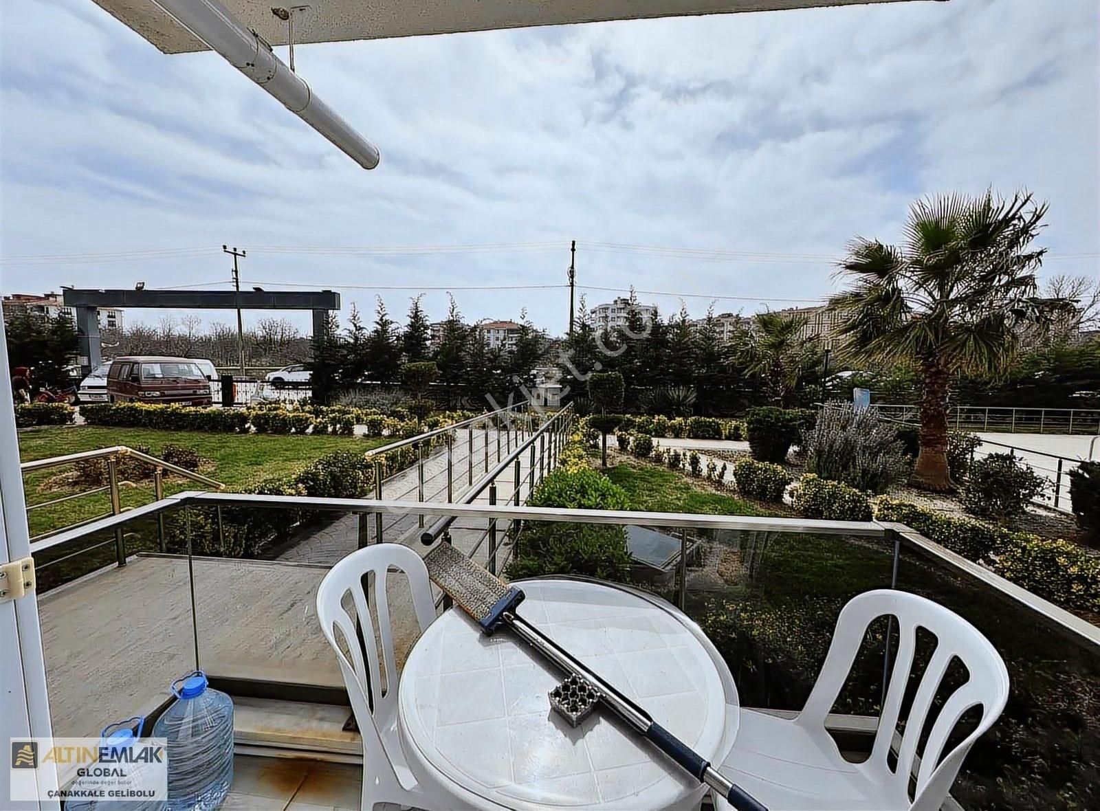 Altın Emlaktan Site İçerisinde Havuz Cepheli Satılık 2+1 Daire