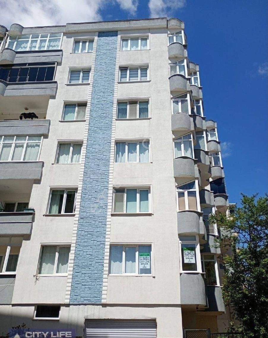 Muhittin Mahallesi'nde Satılık 3+1 145m2 Site İçinde Daire