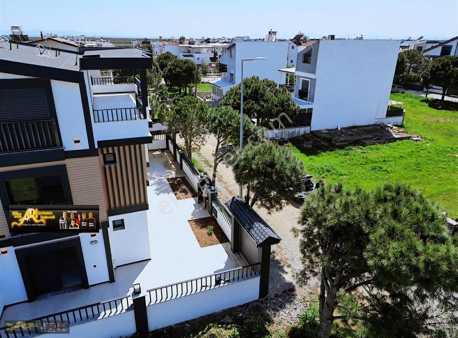 Denize Yakın!! Didim Merkez De 4+1 Havuzlu Sıfır Villa
