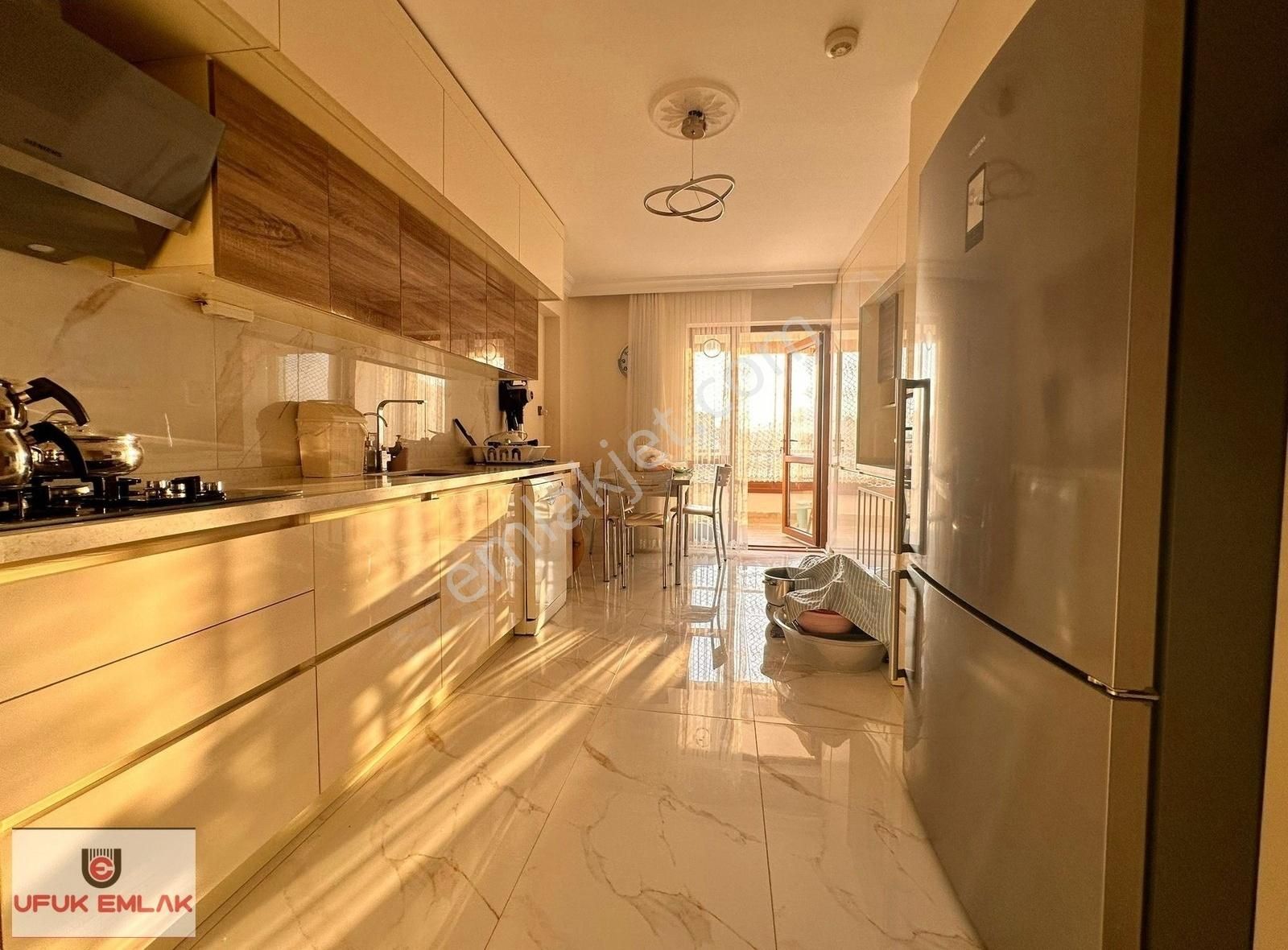 Ufuk'tan 3+1 Orta Kat Asansörlü Güney 145 M2 Genç Bina Emsalsiz