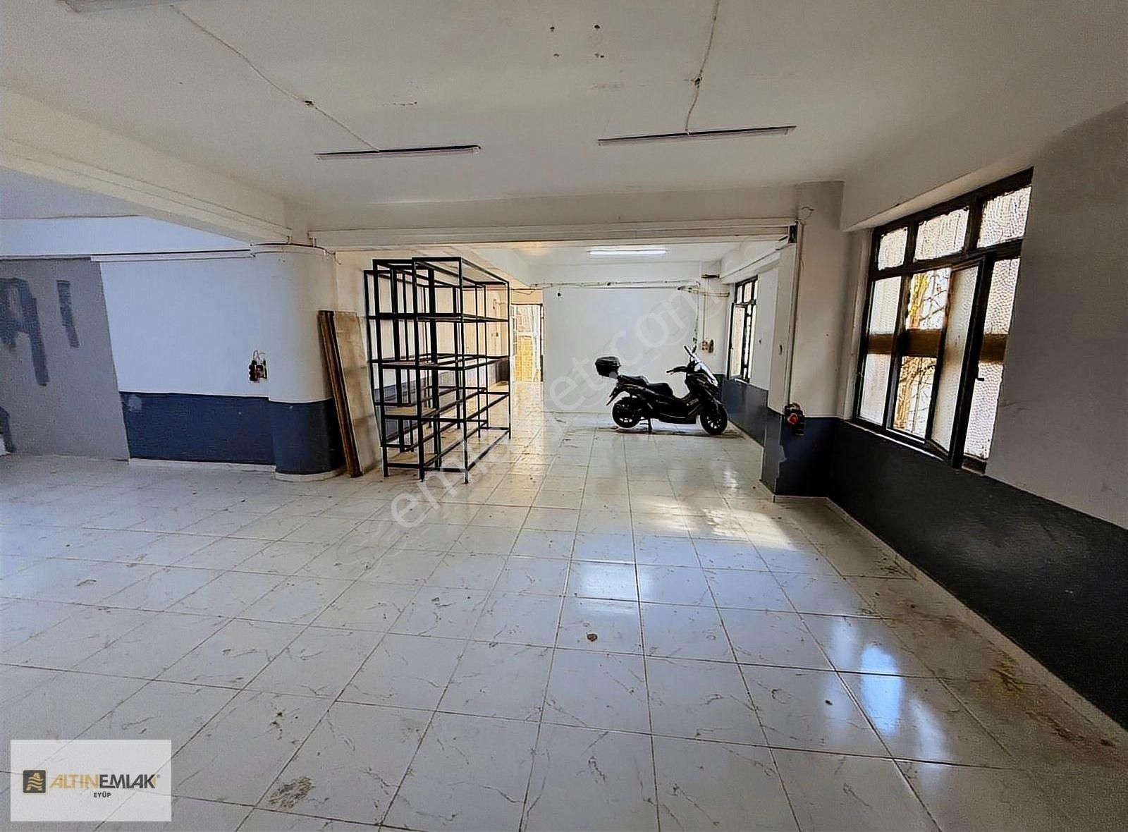 Eyüpsultan Defterdar Mahallesinde Kiralık İşyeri