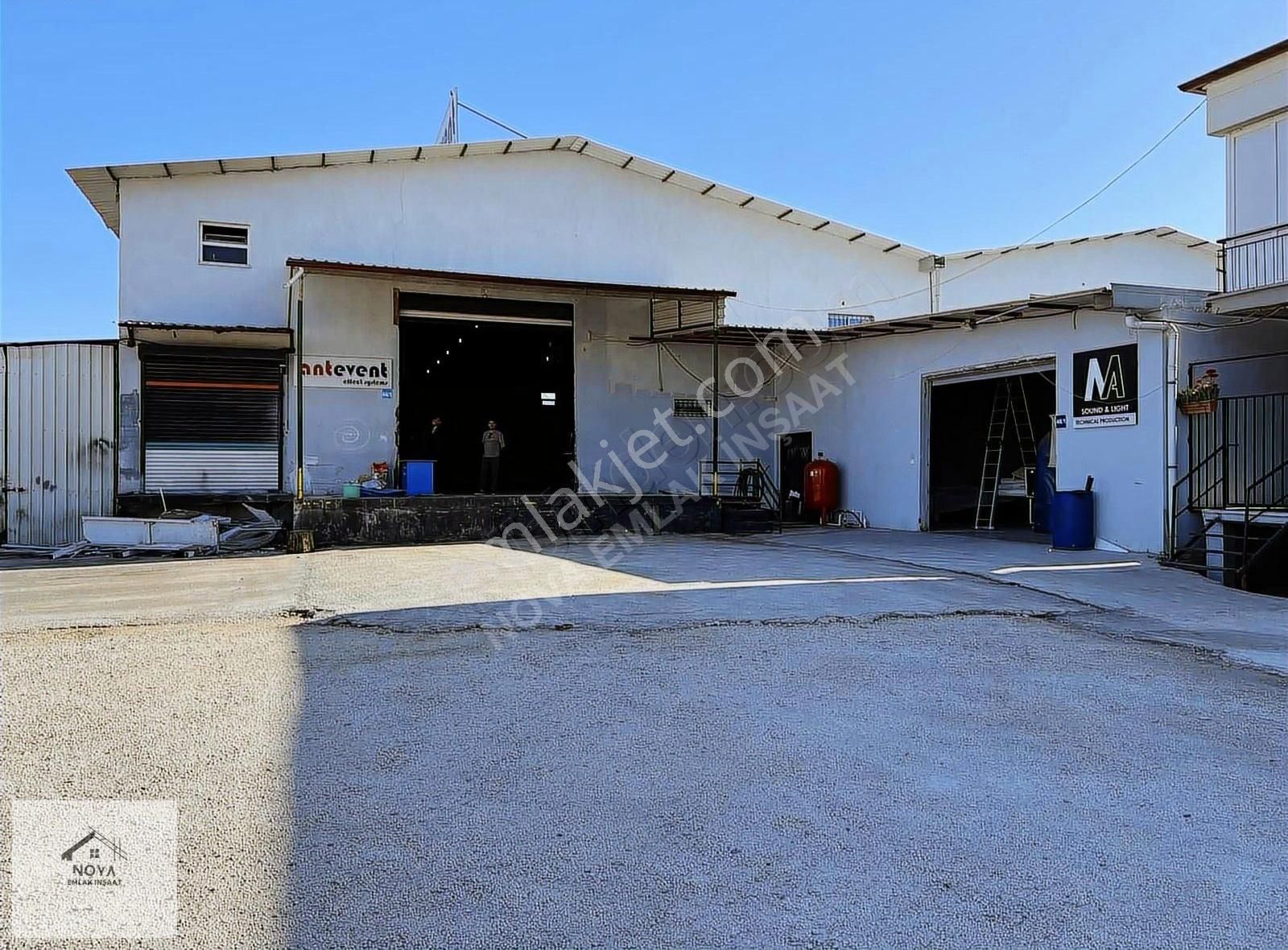 Nova Emlaktan Altınovada Kiralık 970 M2 Depo