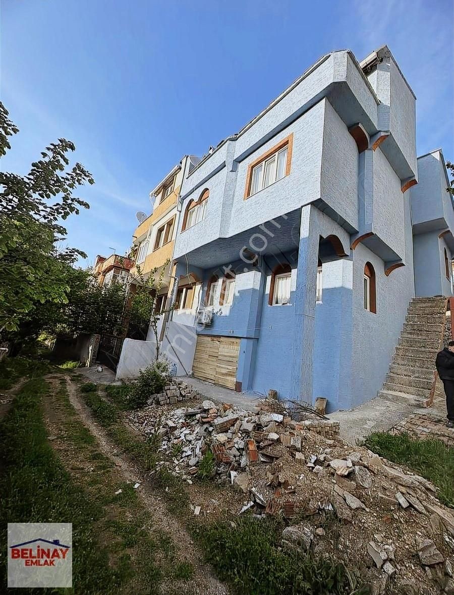 Hürriyet Mahallesinde 3 Katlı Müstakil Daire Fırsatı!