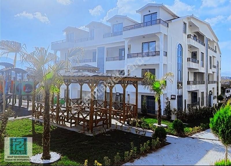İzyap İnşaat Gyd'den Site İçi Havuz, Güvenlik Asansör 3+1