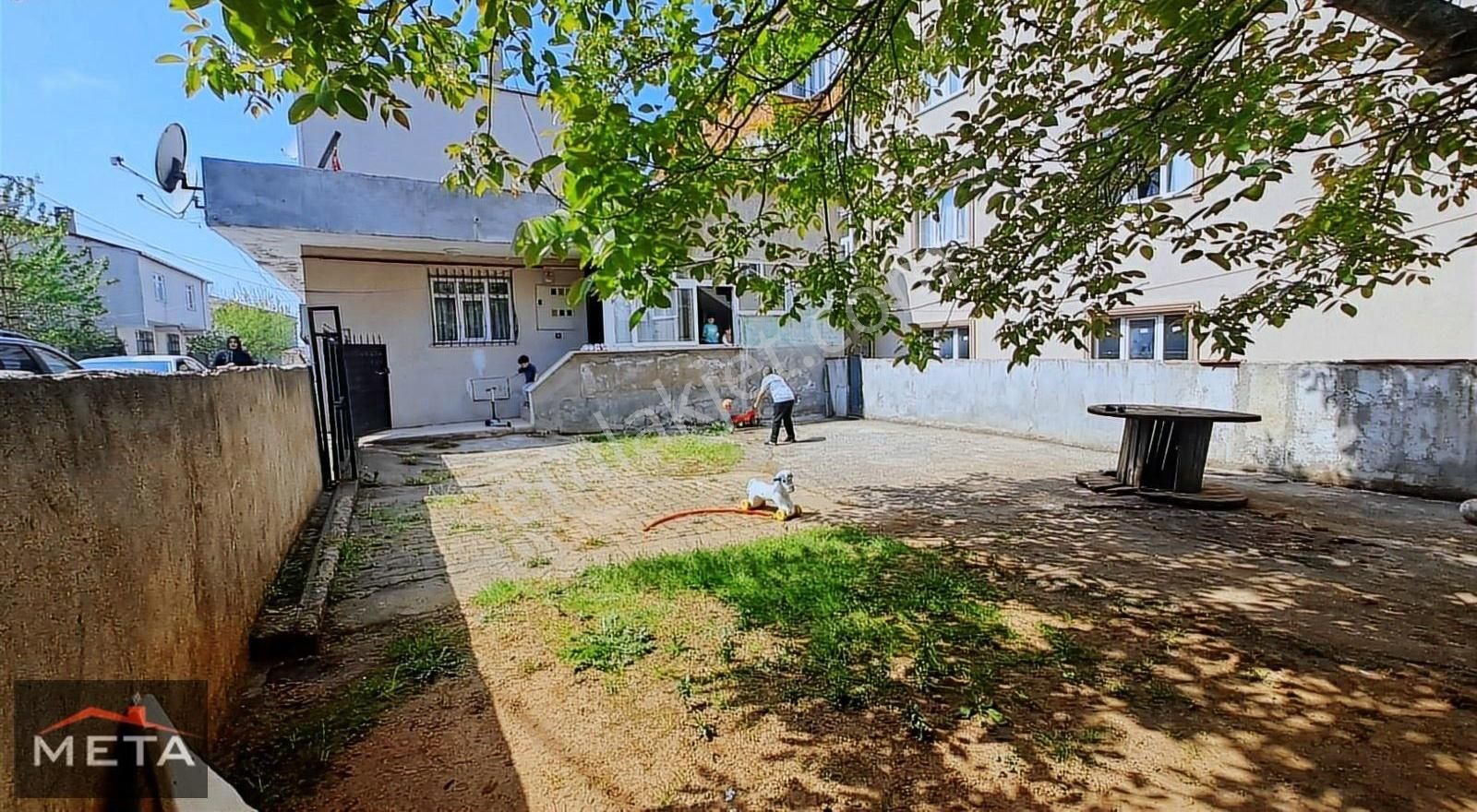 Yusuf'tan Fatih Mahallesinde Satılık 441 M2 Arsa İçinde Betonarm