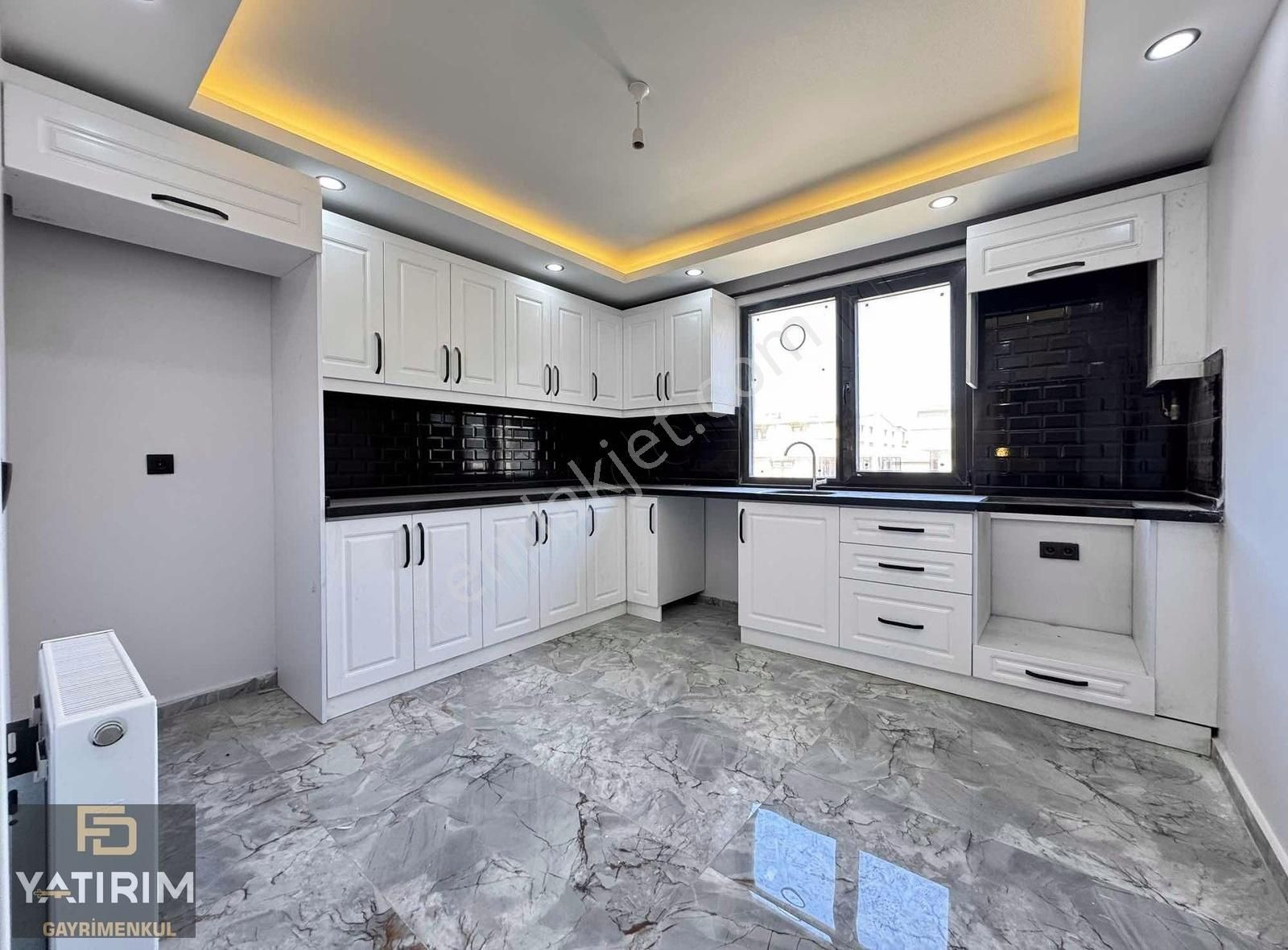Darıca Tuzla Caddesi Yakını Lüx Geniş 4+1 200 M2 Çatı Dubleksi