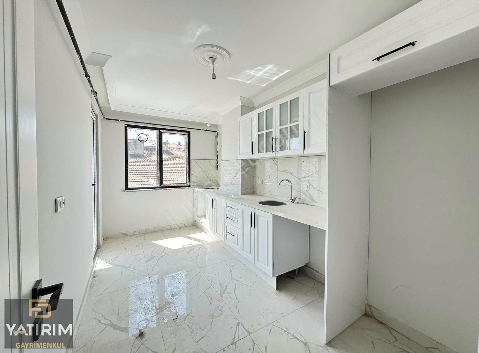 Yıldız Caddesi Çarşı Yakını 4+1 200 M2 Asansörlü Çatı Dubleks