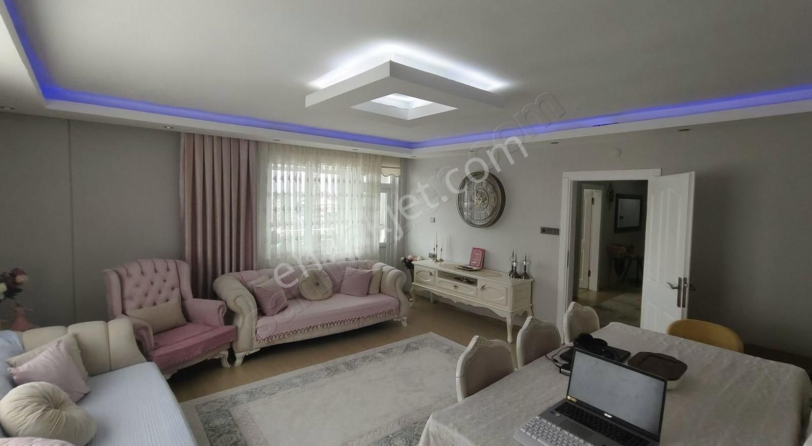 Altıkat Emlak 3+1 Kilerli Masrafsız Site İçinde Daire