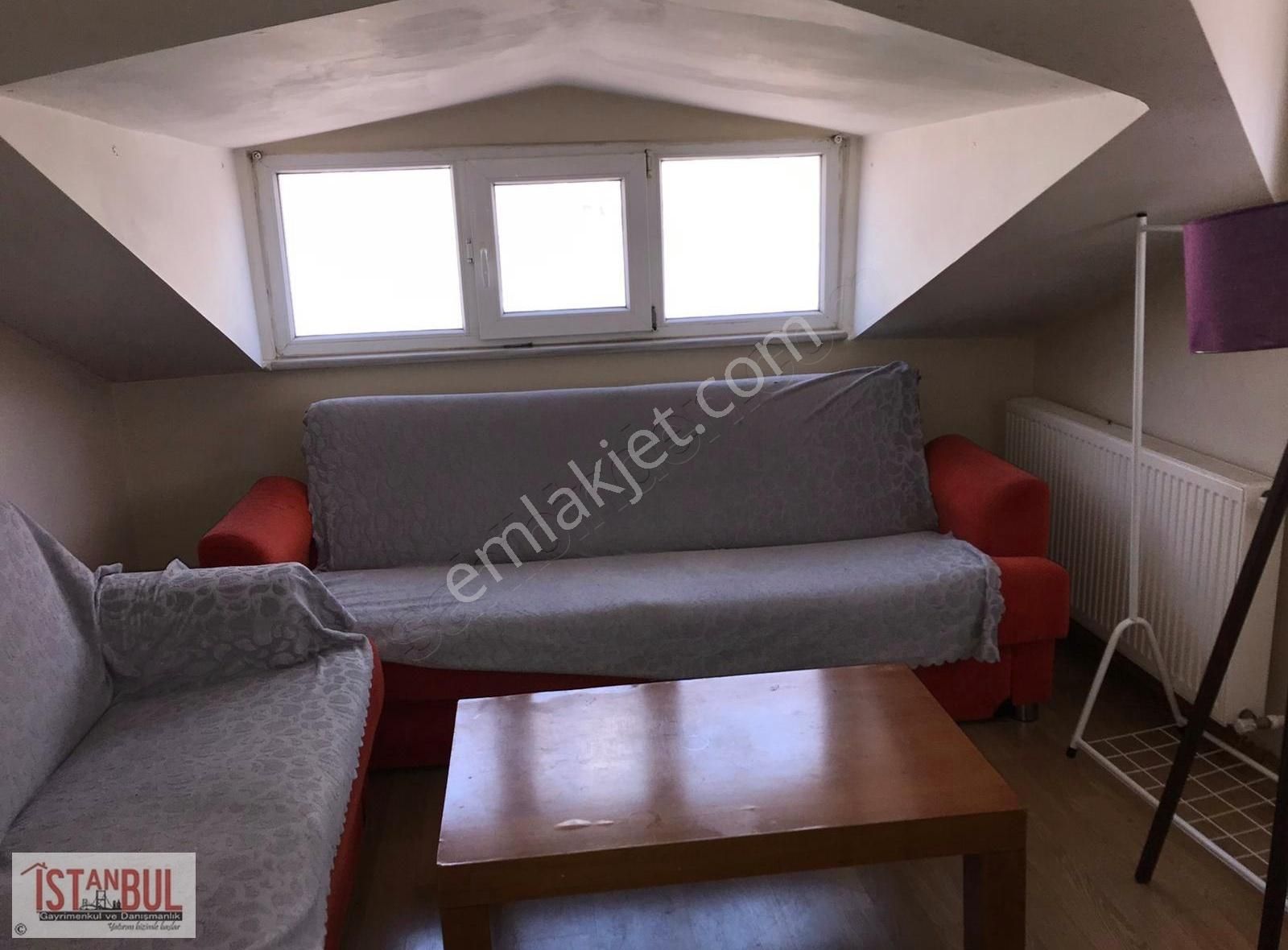 Kayışdağı Mansur Sok.ta Satılık Çatı Katı 1+1 Teraslı Daire