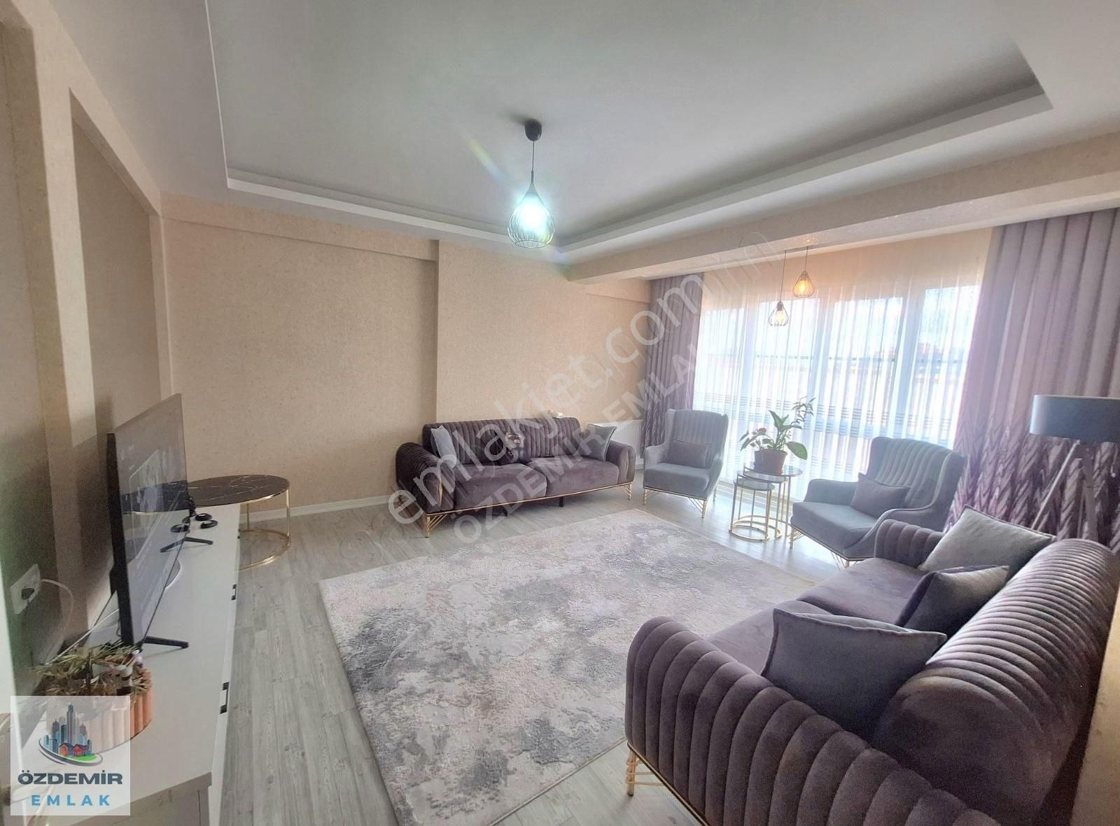 Özdemir Den K.köyün De Site İçerisin De Giriş Altı Masrafsız 2+1