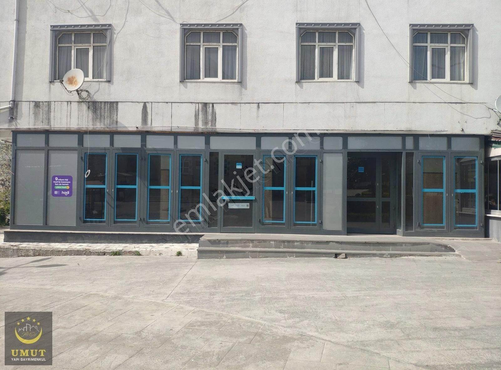 Arnavutköy Haraççı Merkezde Düz Giriş 300m2 Kiralık Dükkan...