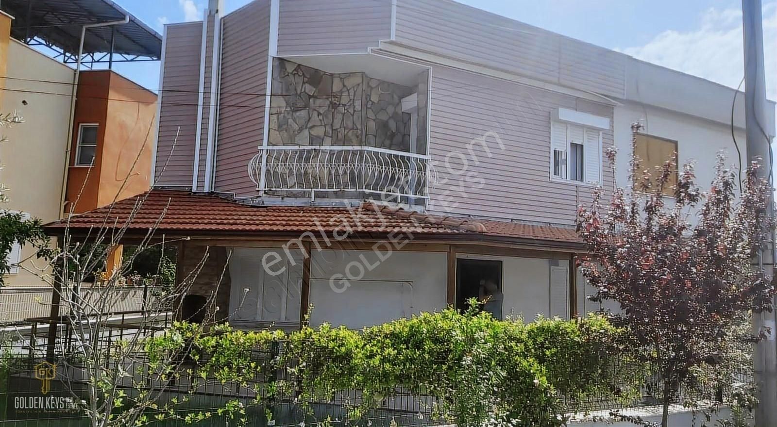 Dikili Merkezde Satılık Villa Uygun Fiyat Muhteşem Konum