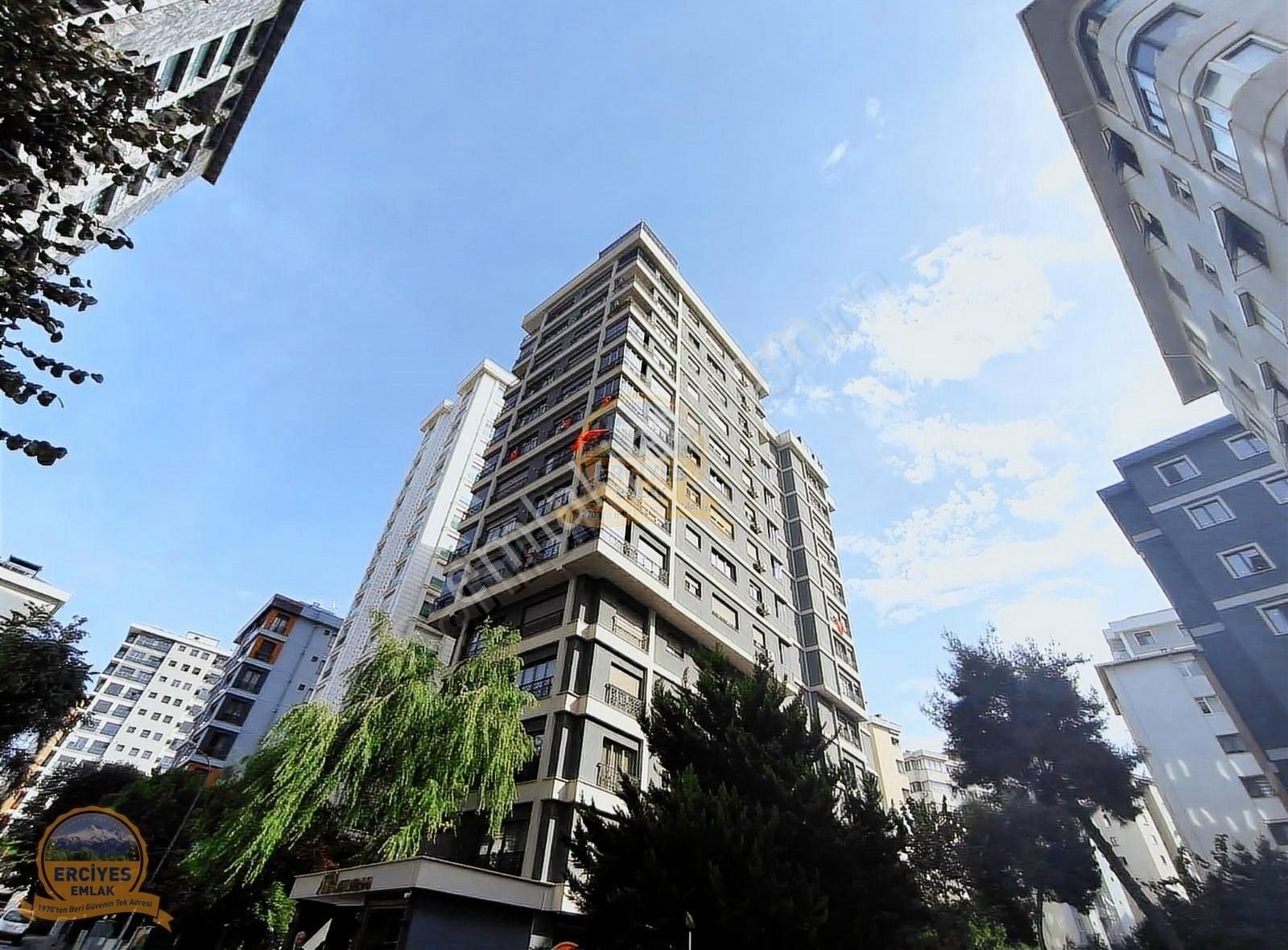 Erciyes'den Suadiye 5 Yaşında Metroya Yakın 2+1 Yerden Isıtmalı