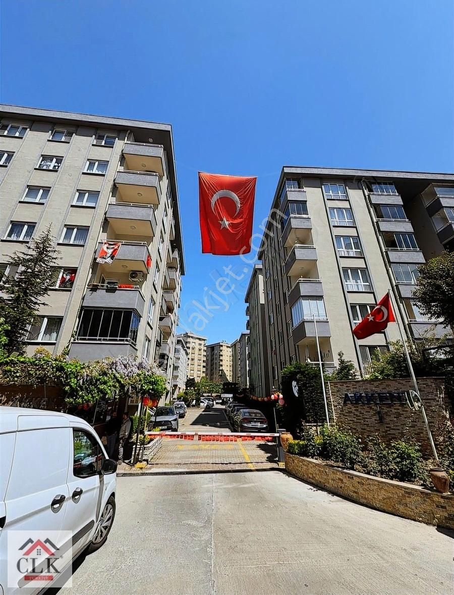 Clk'dan Akkent Sitesin'de Gün Boyu Işık Alan Ferah 3+1 Daire