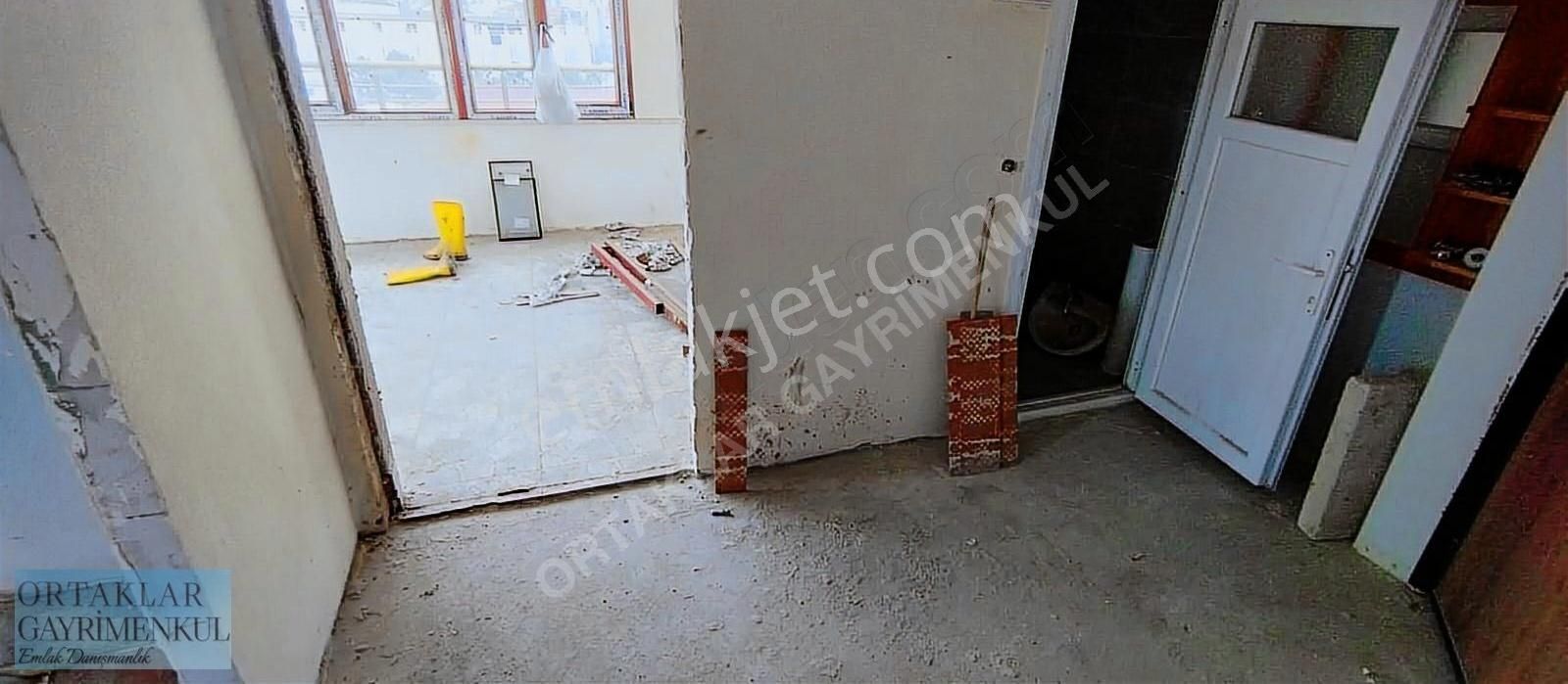 Sultanbeyli Mimarsinan Mahallesinde 5+1 Üst Dublex Ayrılmış Tek - Görsel 12