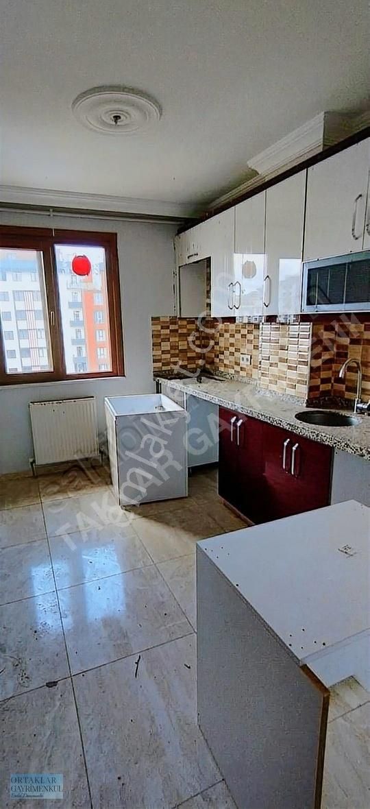 Sultanbeyli Mimarsinan Mahallesinde 5+1 Üst Dublex Ayrılmış Tek - Görsel 8