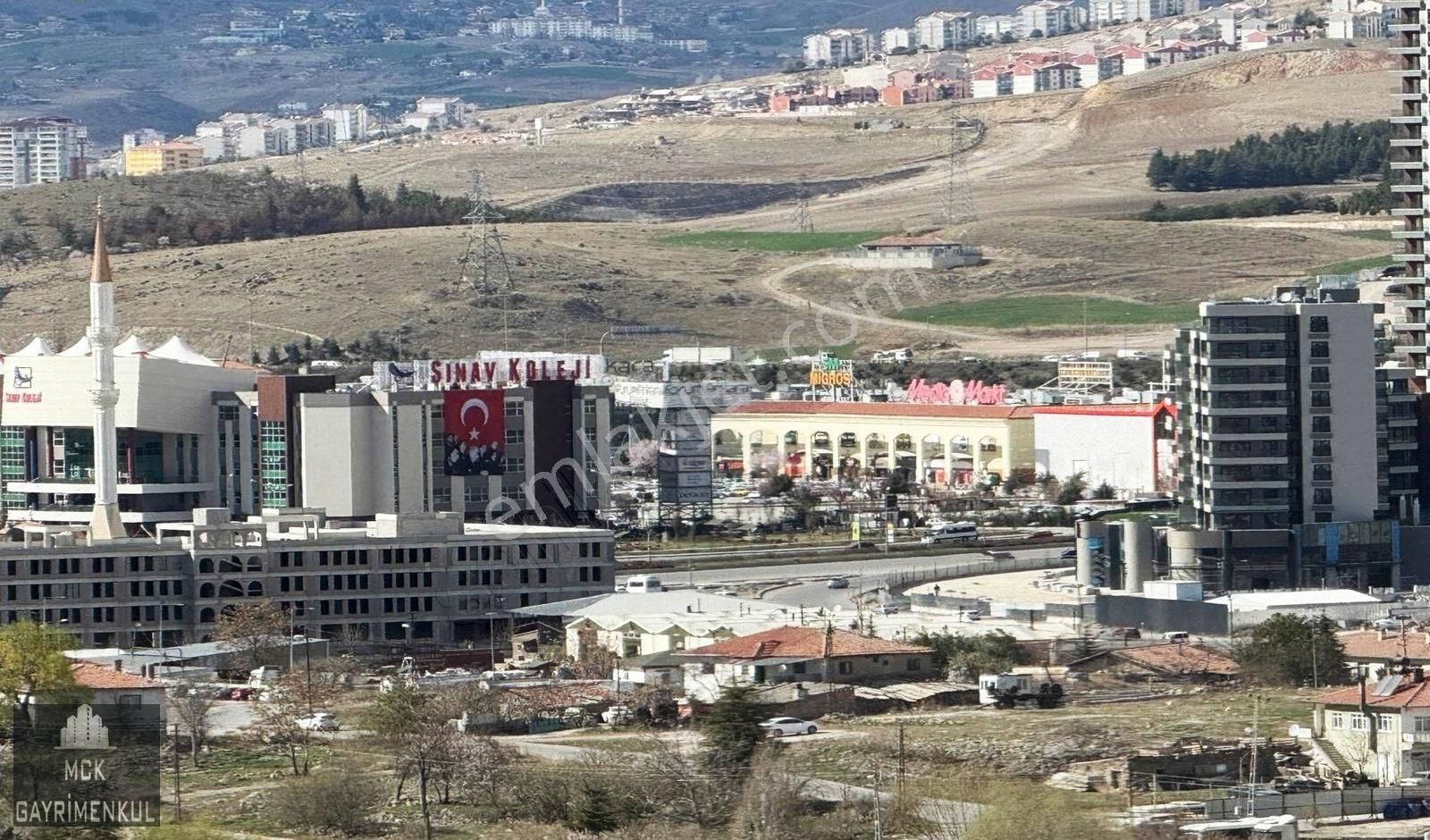 Mck Gayrimenkul'den Atapark'ta 5+1 Full Yapılı Asansörlü Fırsat!
