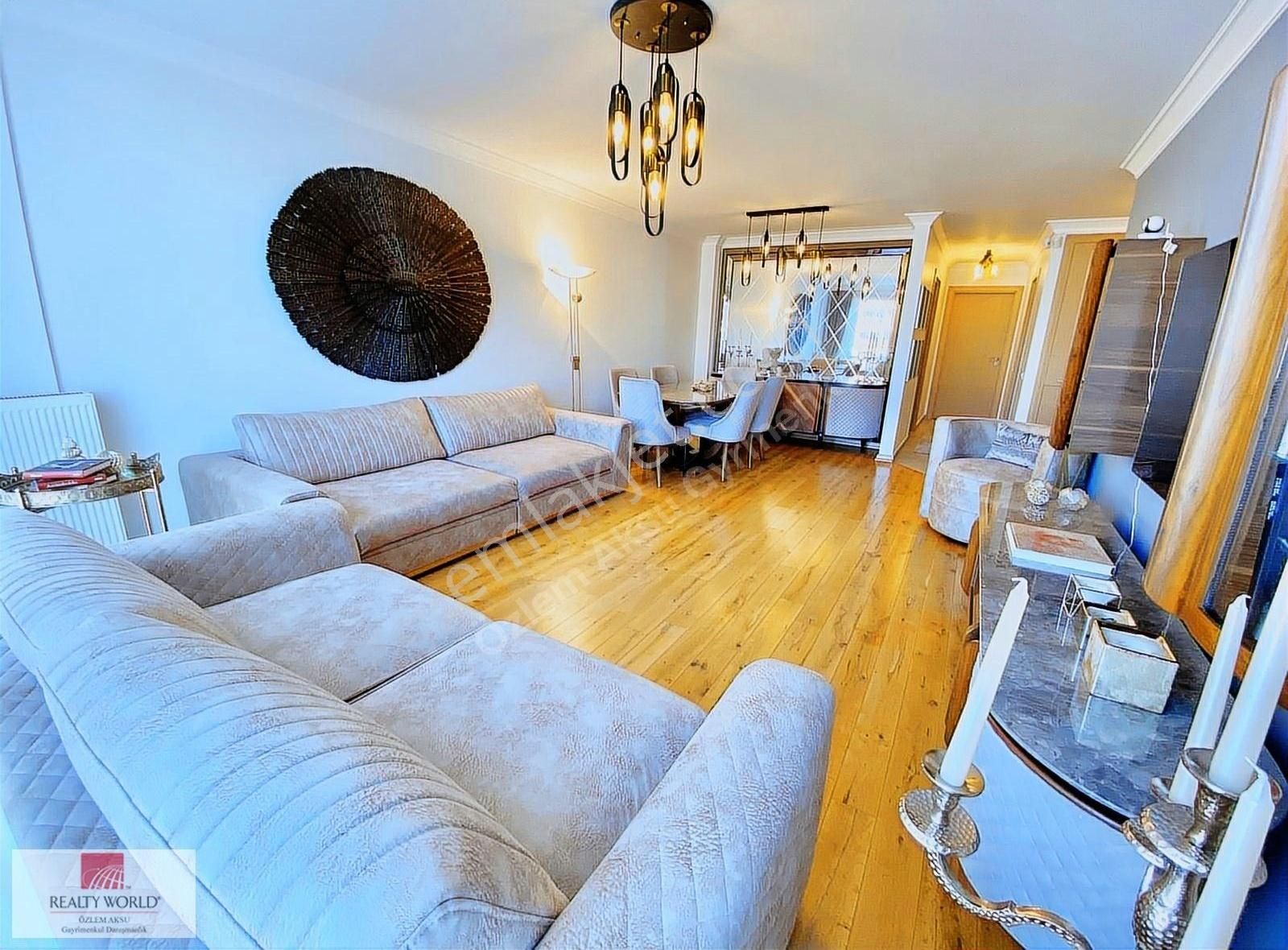 Özlem Aksu.çekmeköy Mira Evlerinde 2+1 Full Yapılı Satılık Daire