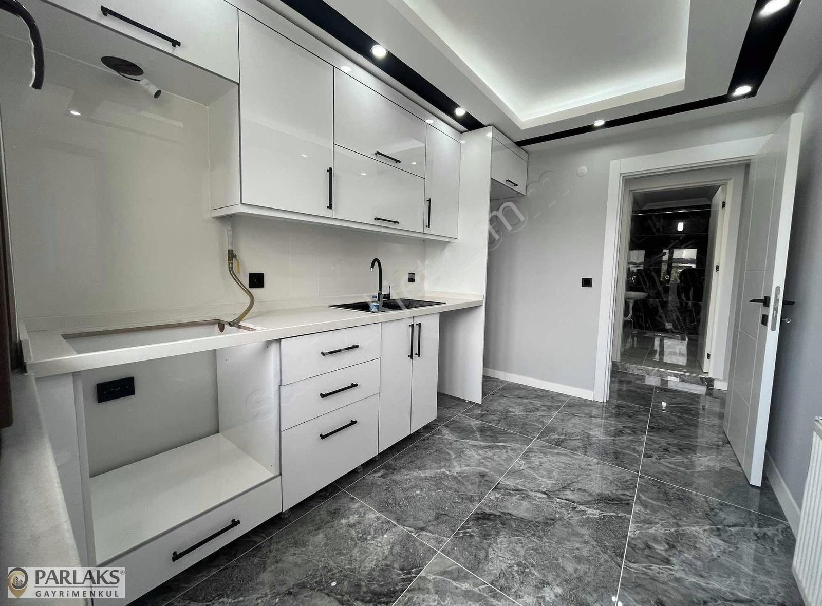 K.karabekir Mh 2 Aileye Uygun Çift Girişli Ultra Lüks 5+1 238m2