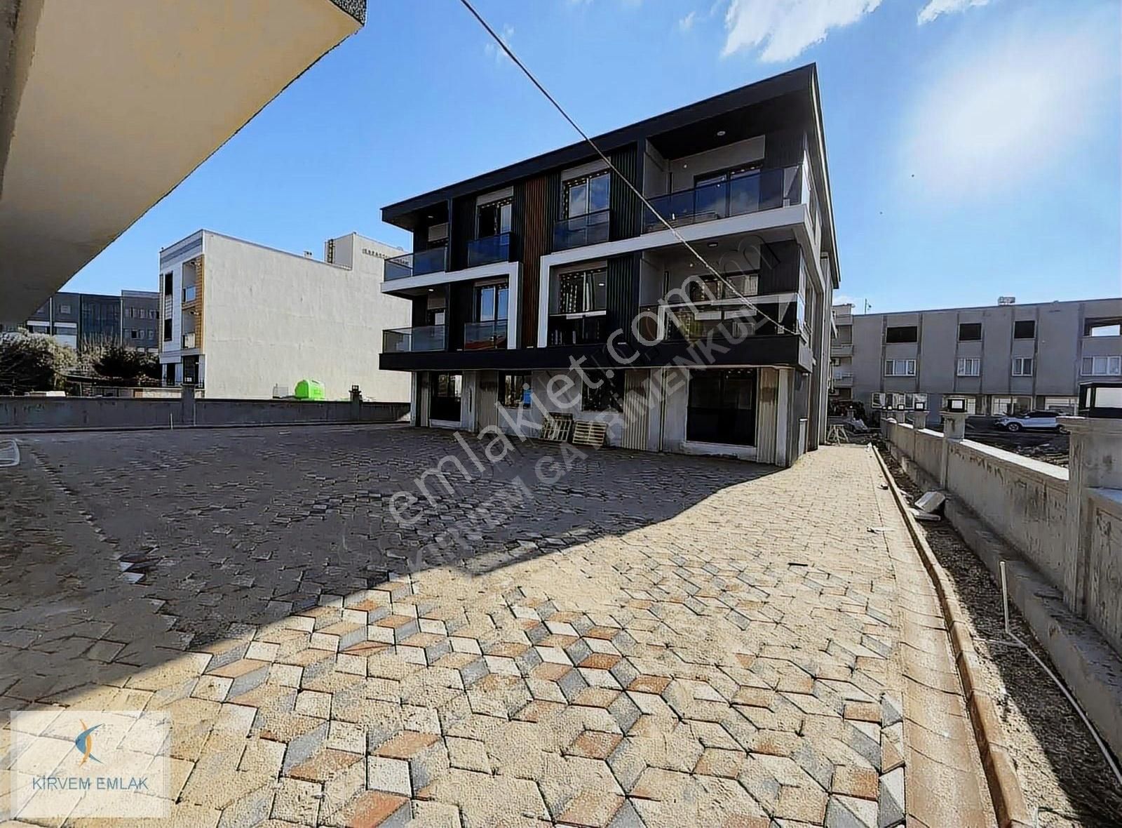 Kirvem Emlak'tan Tesisler Bölgesinde Kiralık Daire