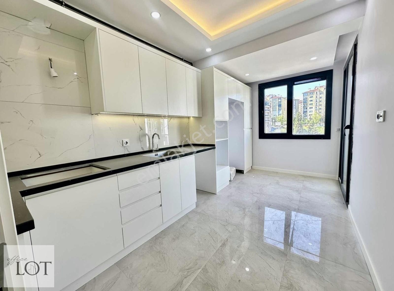 Bölge Hastanesi Yanı Sıfır Ebeveyn Banyolu 2+1 Daireler