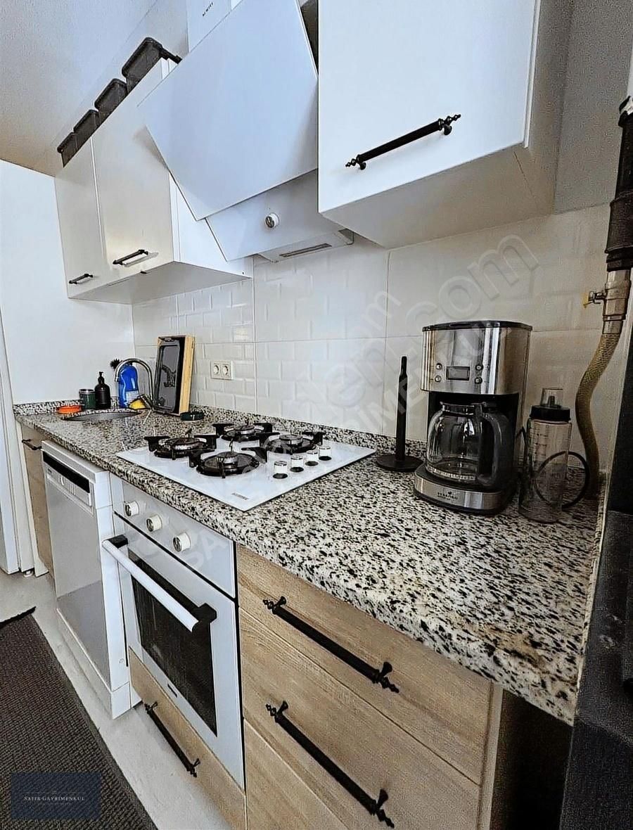 Hasanpaşada 1+1 Yeni Bina Da Eşyalı Kiralık Daire