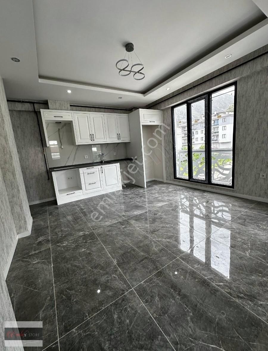 Üniversite Yakını Dağ Manzaralı Asansörlü 1+1 50 M2 Sıfır Apart